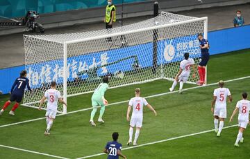 2-1. Karim Benzema marca el segundo gol.