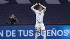 Rogelio Funes Mori celebrates his goal 1-3 of Monterrey during the game Cruz Azul vs Monterrey, corresponding to the Reclassification of the Torneo Apertura Grita Mexico A21 of the Liga BBVA MX, at Azteca, Stadium, on November 21, 2021.
 
 &lt;br&gt;&lt;b