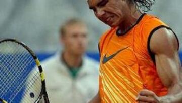 <B>ARRASA.</B> Nadal no da opción a sus rivales y apenas necesitó una hora para eliminar a Hanescu.