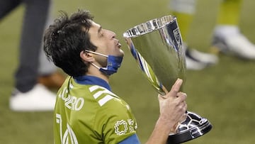 Garth Lagerwey, gerente general de esta franquicia confirmó la permanencia del habilidoso futbolista uruguayo, pieza medular de Seattle por años.