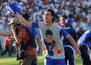 Rivarola es uno de los grandes verdugos de Colo Colo en la última década. El 30 de abril del 2011 anotó un gol inolvidable para los azules sellando la remontada 2-1. En total sumó 7 tantos ante el clásico rival.
