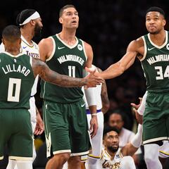 Will Giannis Antetokounmpo and Damian Lillard play tonight against the Phoenix Suns?