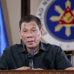 Philippine president tells police to 'shoot dead' lockdown abusers