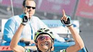 <b>¡YA ERA HORA! </b>Beltrán apuntó al cielo en honor a su abuela.