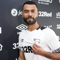 Ashley Cole deja la MLS para jugar con el Derby County