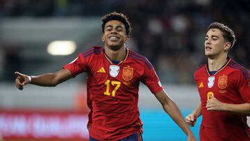 Soccer Football - UEFA Euro 2024 Qualifier - Group A - Cyprus v Spain - Alphamega Stadium, Limassol, Cyprus - November 16, 2023  Spain's Lamine Yamal celebrates scoring their first goal with Gavi REUTERS/Yiannis Kourtoglou