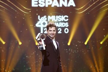 David Bisbal recogió dos premios. Uno por su album 'En tus planes' y otro por su canción con Aitana, 'Si tú la quieres'.