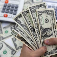 Which US cities have the highest hourly wages?