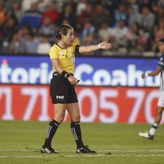 Mujer árbitro hace historia en el Pachuca vs Querétaro