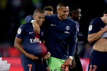 Jugó con el Real Madrid la temporada 19-20. Mbappé y el portero Areola coincidieron durante tres temporadas en el vestuario del PSG.
