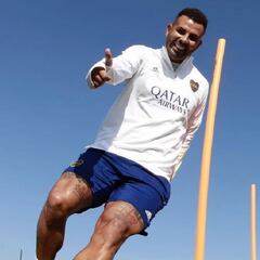 Edwin Cardona regresa a los entrenamientos en Boca