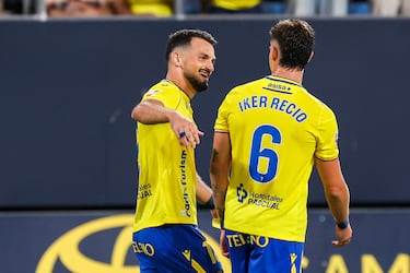 El Cádiz de los jóvenes se pone líder