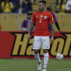 Insólita marca: Chile suma más amarillas que goles en 2016