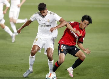 Varane y Take Kubo.