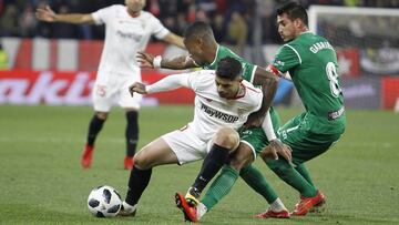 Banega se retiró con molestias musculares y contusión nasal