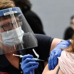 Los factores que determinan tener más o menos efectos secundarios con la vacuna