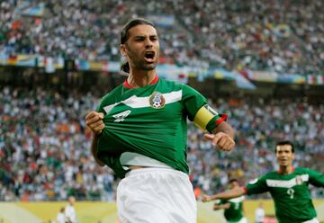 El eterno capitán azteca ha estado presente con el combinado verde desde el Mundial de 2002, alcanzando cinco Copas del Mundo jugadas.