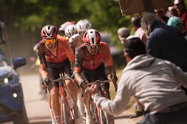 Los corredores en uno de los tramos de sterrato.