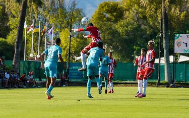 Perovic marca el ritmo en el primer triunfo veraniego del Almería