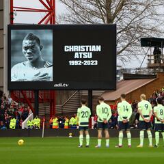 La Premier homenajea a Atsu