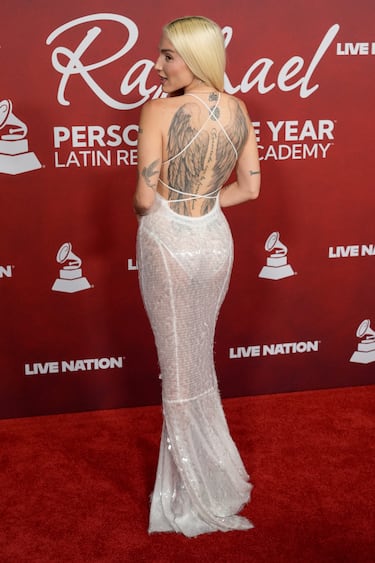 Elena Rose posa en la alfombra roja de la gala 'Persona del Año' de los Latin Grammy 2025. 