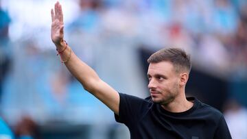 Martin Anselmi head coach of Cruz Azul during the match between Charlotte FC and Cruz Azul as part of Group O of the 2024 Leagues Cup at Bank of America Stadium on July 31, 2024 in Charlotte, North Carolina, United States.