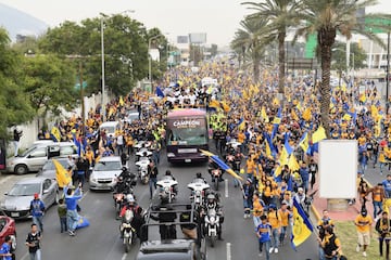 El equipo campeón del Apertura 2017 desfiló por las calles de la ciudad de Monterrey tras la obtención del título tras derrotar a Rayados.