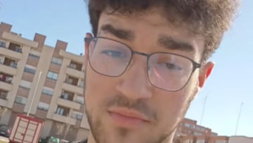 Le hace un favor a un joven con problemas en la gasolinera y la historia de engaños y giros tiene tela