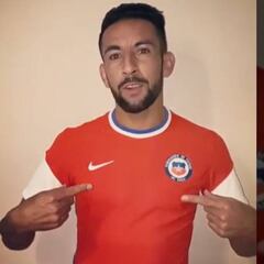 La bienvenida de Vidal e Isla a la nueva equipación de la Roja