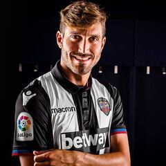 Quieren cerrar ya la ampliación de contrato de José Campaña