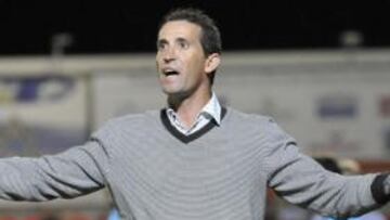 El Xerez destituye a su entrenador Juan Merino