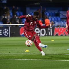 Alphonso Davies reaparece como titular con el Bayern Munich en Champions League