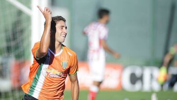 Cecchini durante un partido con Banfield. 