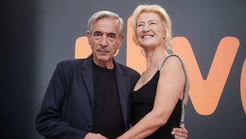 MADRID, SPAIN - APRIL 27: Imanol Arias and Ana Duato attends to the 'Cuentame Como Paso' photocall at Callao Cinema on April 27, 2022 in Madrid, Spain. (Photo by Borja B. Hojas/Getty Images)