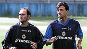 <b>PERO ESTÁ DIFÍCIL</b>. Manel (a la izquierda) reconoce que la rescisión de su contrato está difícil.