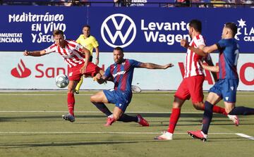 Pase de Marcos LLorente a Diego Costa 