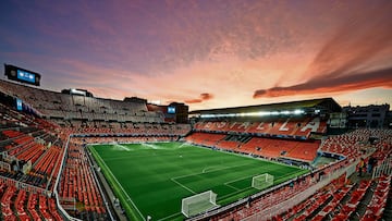 VALENCIA, SPAIN - NOVEMBER 27: General view inside Mestalla Stadium prior to the UEFA Champions League group H match between Valencia CF and Chelsea FC at Estadio Mestalla on November 27, 2019 in Valencia, Spain. (Photo by Manuel Queimadelos Alonso/Getty Images)
ESTADIO MESTALLA PANORAMICA VISTA GENERAL VACIO
PUBLICADA 04/03/20 NA MA16  8COL
PUBLICADA 10/03/20 NA MA01 1COL