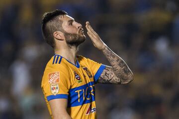 Tigres volvió  a la senda del triunfo de la mano de su jugador referente: André-Pierre Gignac. Los felinos se impusieron 2-0 al Atlas con un doblete del atacante francés en el Volcán. Una vez más, el ex del Marsella ha cargado con la ofensiva del cuadro felino y llegó a cinco anotaciones este semestre. De esta manera ya es el tercer mejor goleador del torneo por debajo únicamente de  Carlos González y Djaniny Tavares. 