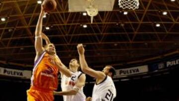 Javtokas, un coloso bajo el aro.