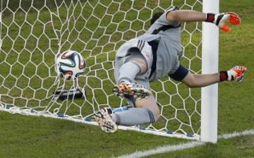 Shinji Okazaki  empató para Japón. 1-1.