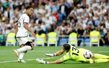 El jugador del Real Madrid, Bellingham, marca el 2-1 al Getafe. 