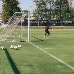 Los golazos de Matías Zaldivia y Pavez en la práctica alba