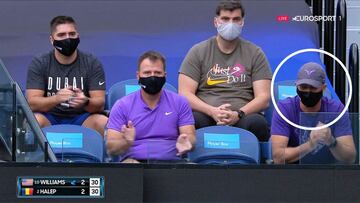 Cahill, entrenador de Halep, la motiva con una gorra de Nadal