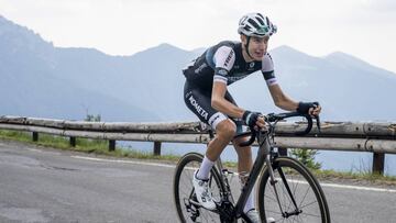 Sergio García rueda durante la quinta etapa del Giro d'Italia sub-23 entre Sorbolo Mezzani y el Passo Maniva.