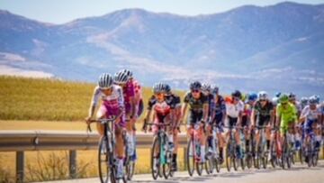 Imagen de una etapa de la Vuelta Ciclista Junior a la Ribera del Duero.