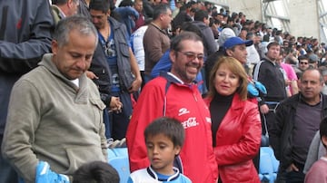 La nueva ministra de Minería y militante del PR es seguidora del cuadro Puma. Se le ha visto en el estadio y en sus redes sociales también publica mensajes de apoyo.