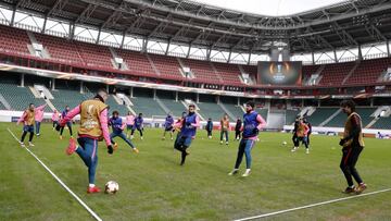 El Atlético entrenándose ayer en Moscú antes del partido ante el Lokomotiv.