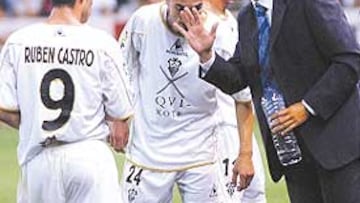 El técnico Jose González.