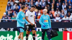 Amallah se retira de lesionado del terreno de juego de Mestalla