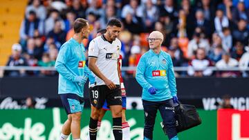 Amallah se retira de lesionado del terreno de juego de Mestalla